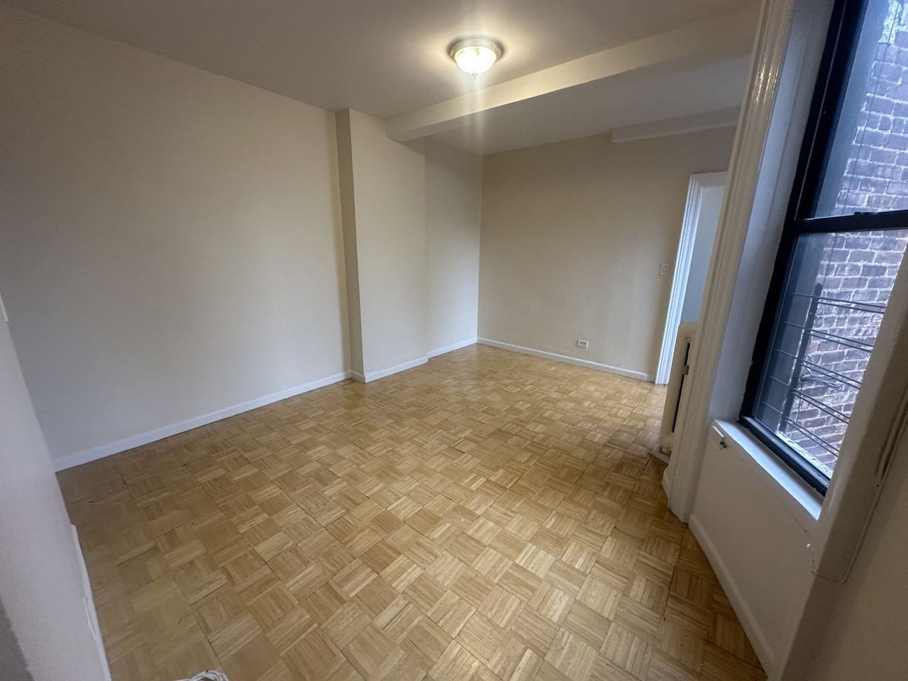 W 187th St - Photo 4 of 8