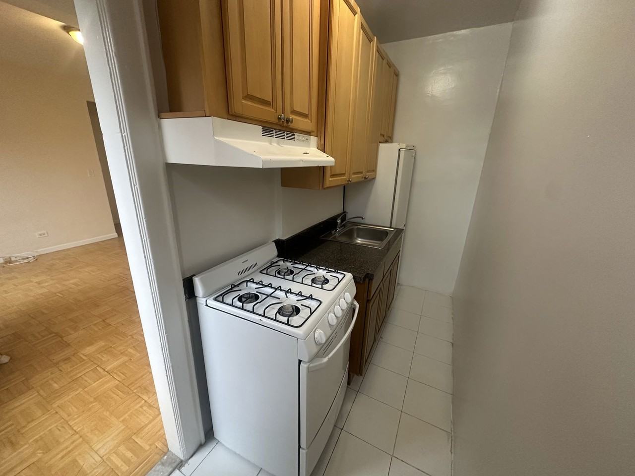 W 187th St - Photo 5 of 8