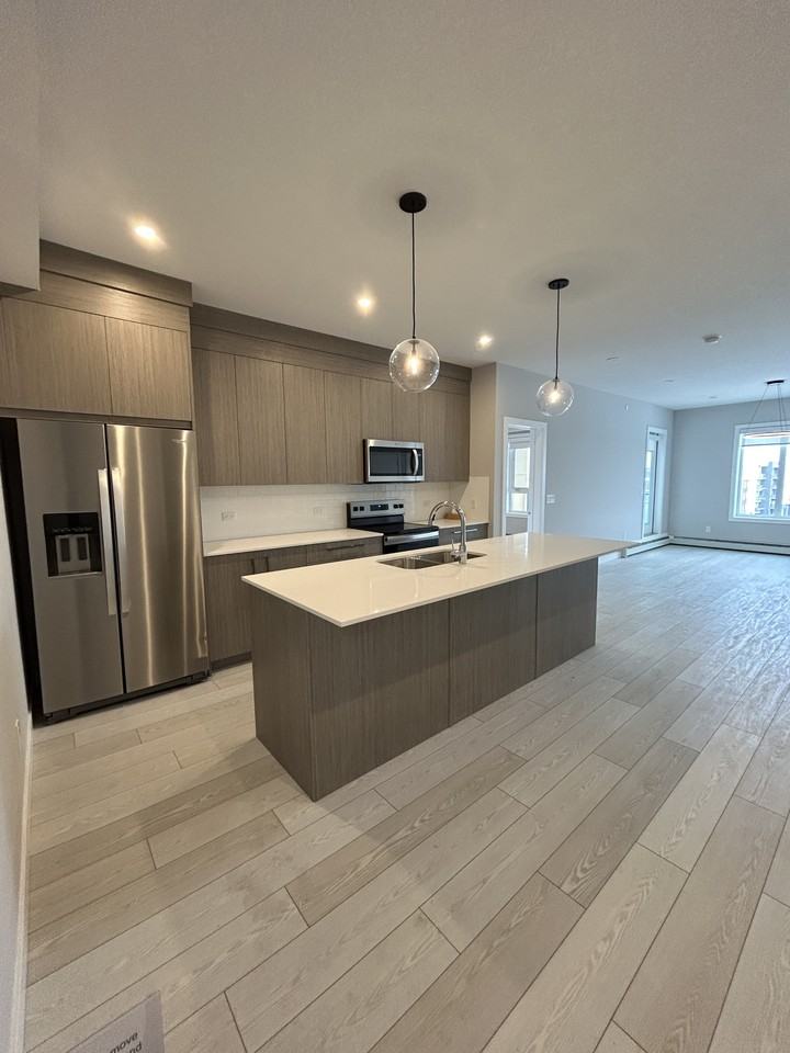 60 Skyview Parade Ne #1