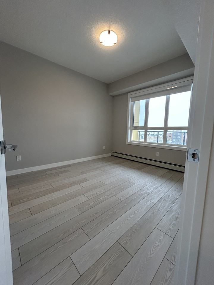 60 Skyview Parade Ne #1 - Photo 7 of 11