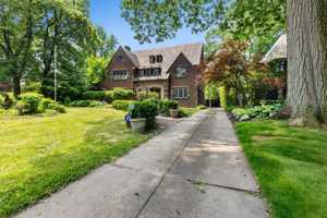 featured image of 2260 5th Ave #1