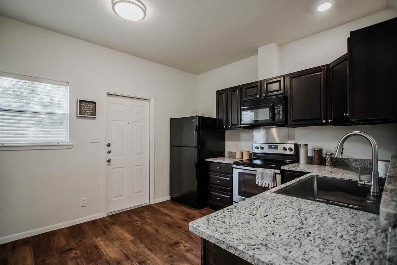 123 Vista Alta St - Photo 3 of 17