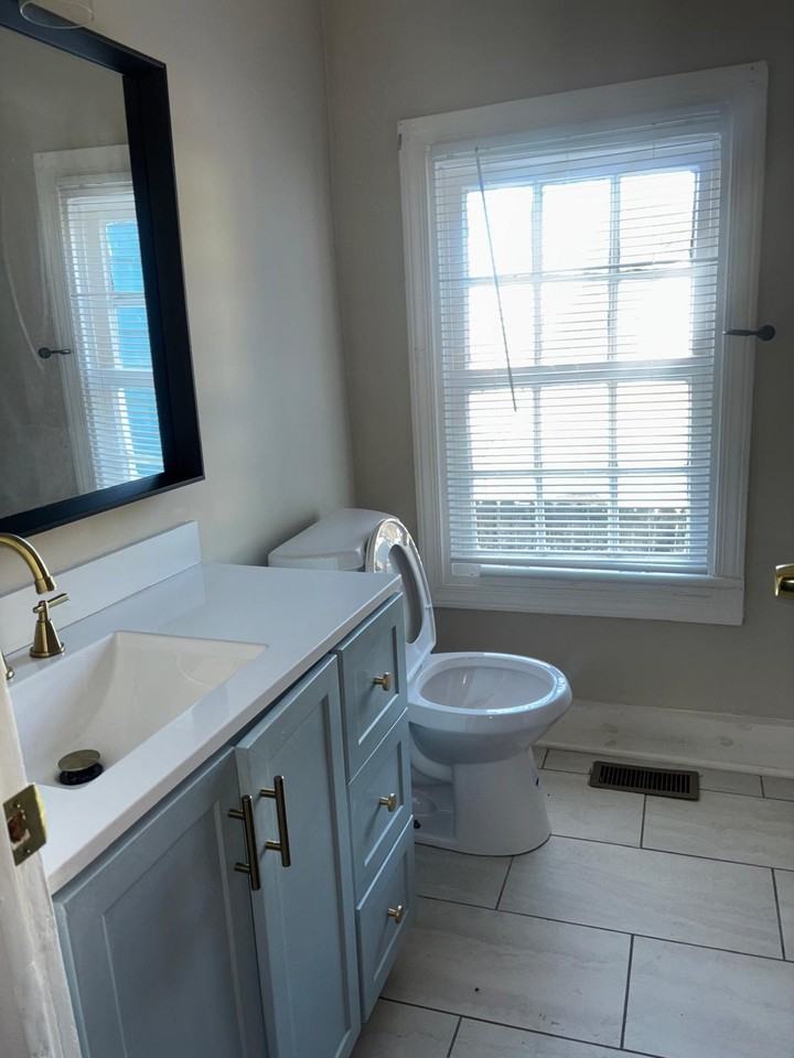 1428 2nd St #1 - Photo 5 of 18