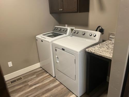 1100 Sw Bonnie St #1 - Photo 4 of 14