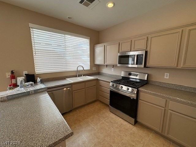 2615 Spruce Creek Dr - Photo 4 of 19