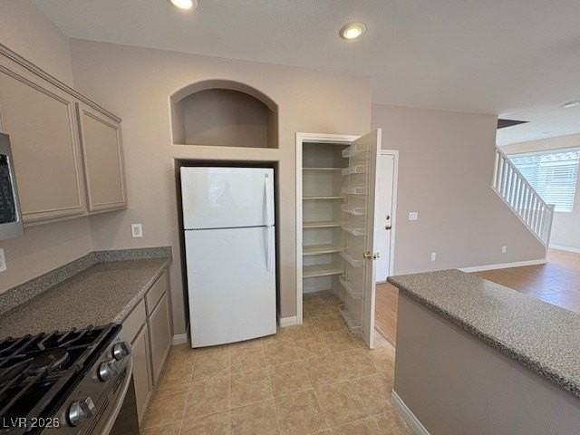 2615 Spruce Creek Dr - Photo 5 of 19