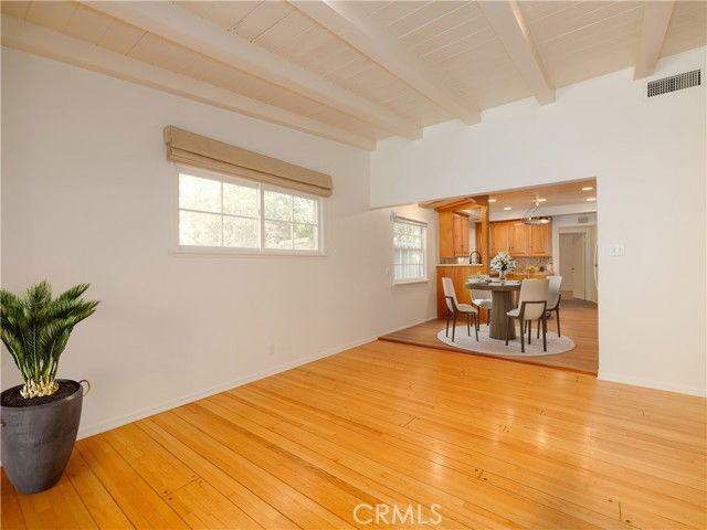 4539 Hayvenhurst Ave - Photo 4 of 8