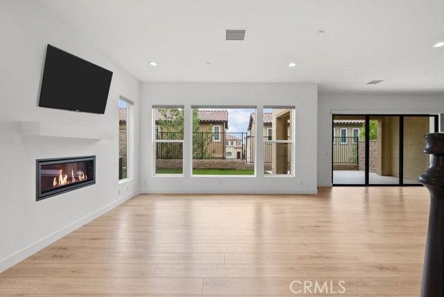 20800 Spruce Cir - Photo 5 of 8