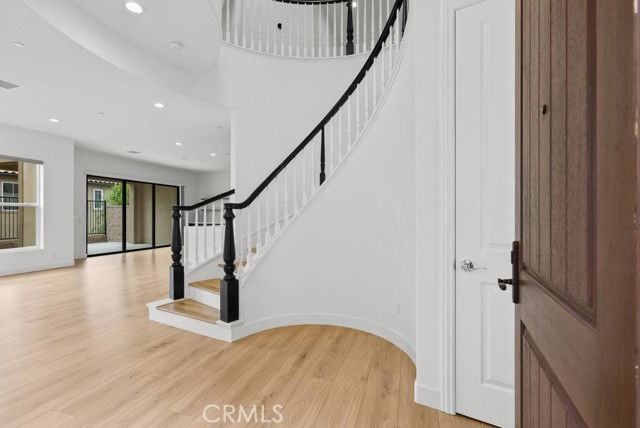 20800 Spruce Cir - Photo 6 of 8