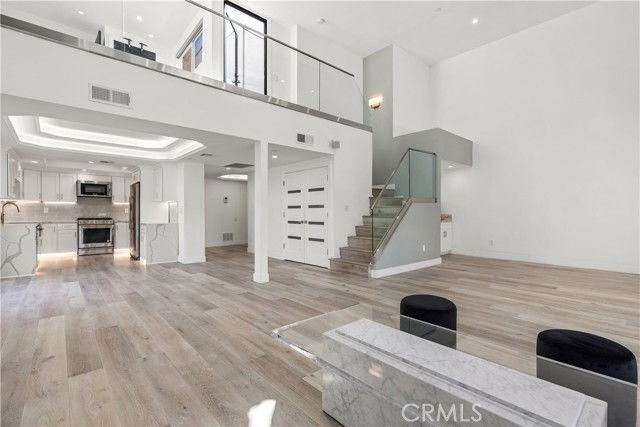 4235 Mary Ellen Ave #305 - Photo 5 of 7