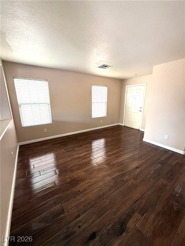 804 Sistine St - Photo 3 of 30