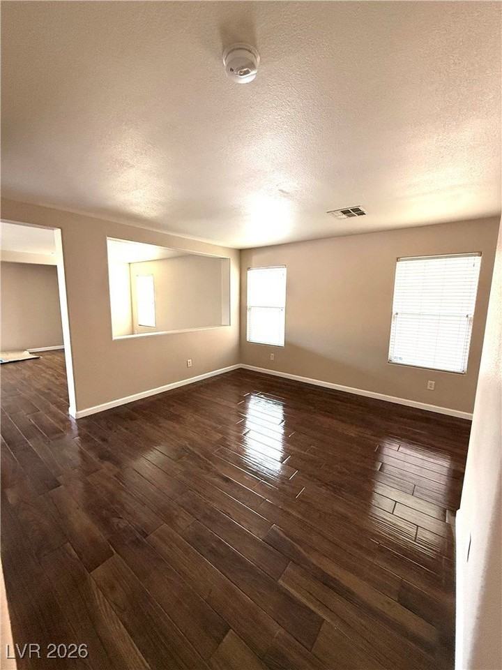 804 Sistine St - Photo 4 of 30