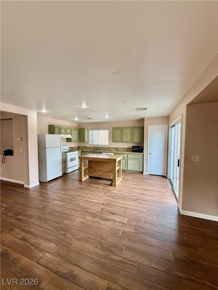 804 Sistine St - Photo 5 of 30