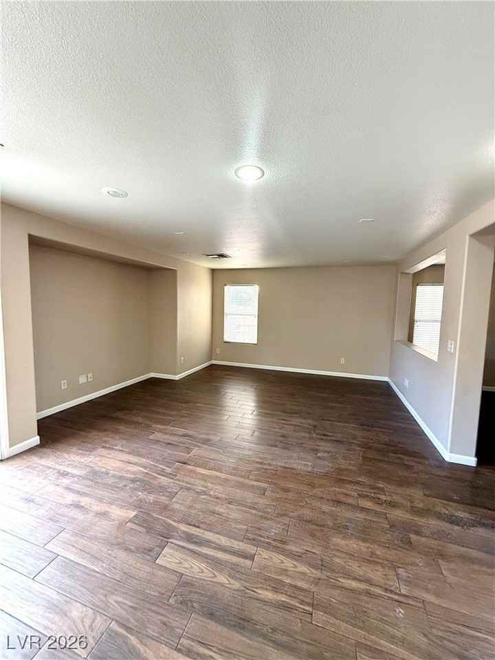 804 Sistine St - Photo 7 of 30