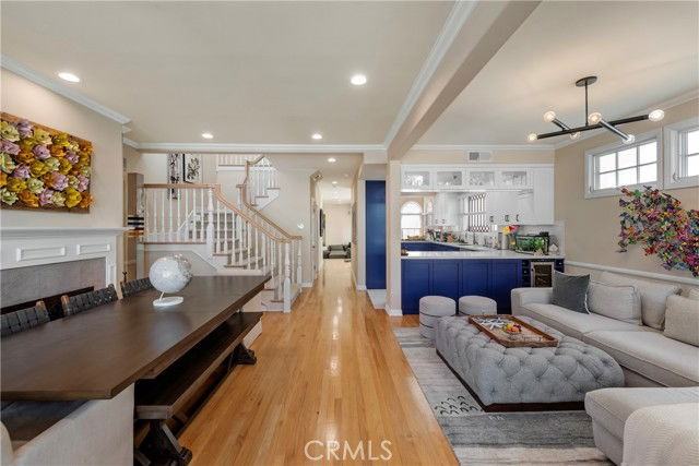 336 10th St - Photo 3 of 8