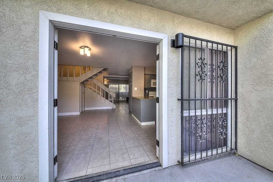 572 Willow Green Dr #NA - Photo 2 of 39