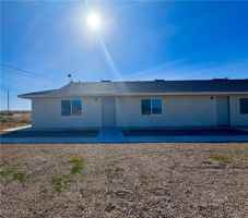 featured image of 2081 S Dandelion St #4