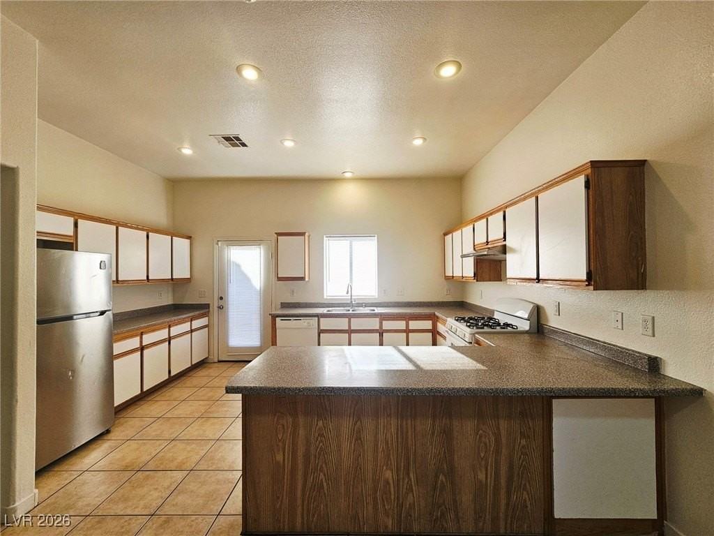 2035 Fred Brown Dr - Photo 5 of 25