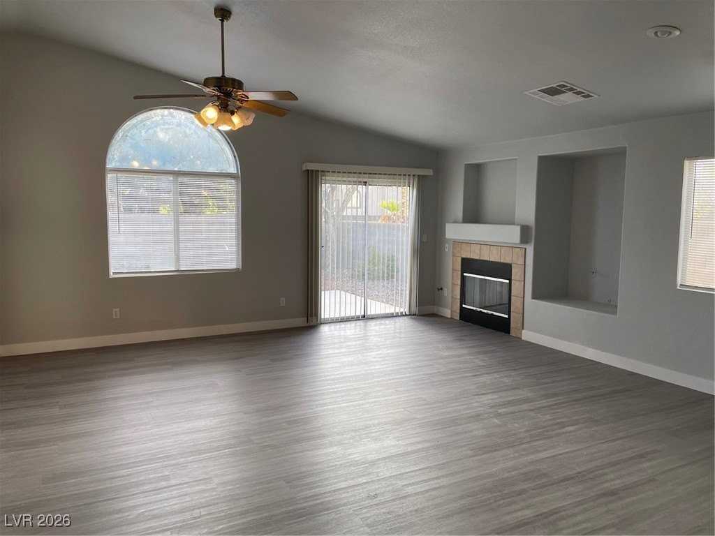 1425 Dragon Rock Dr - Photo 2 of 18