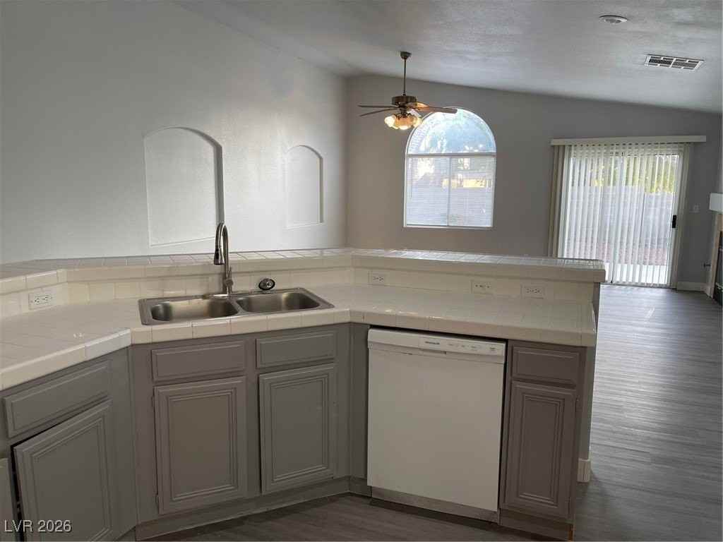 1425 Dragon Rock Dr - Photo 5 of 18