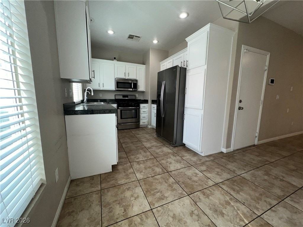 8159 Golden Flowers St - Photo 5 of 19