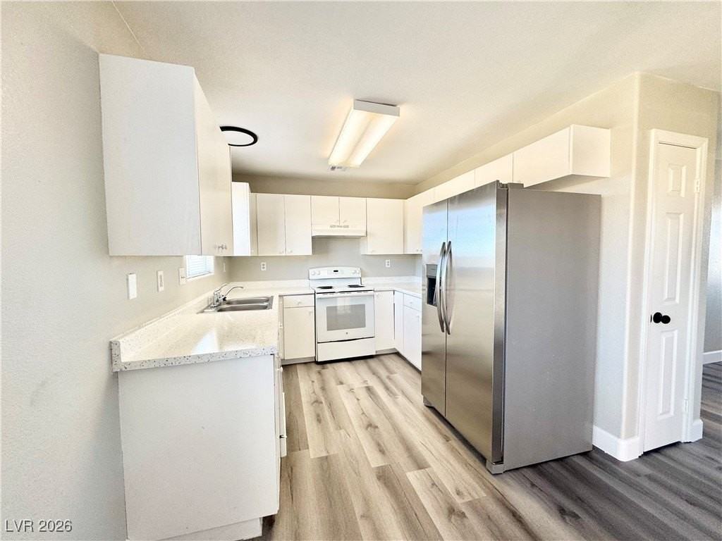 1960 Haiwee St #B - Photo 6 of 12