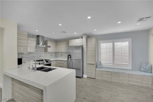 featured image of 9645 Grapeland Ave