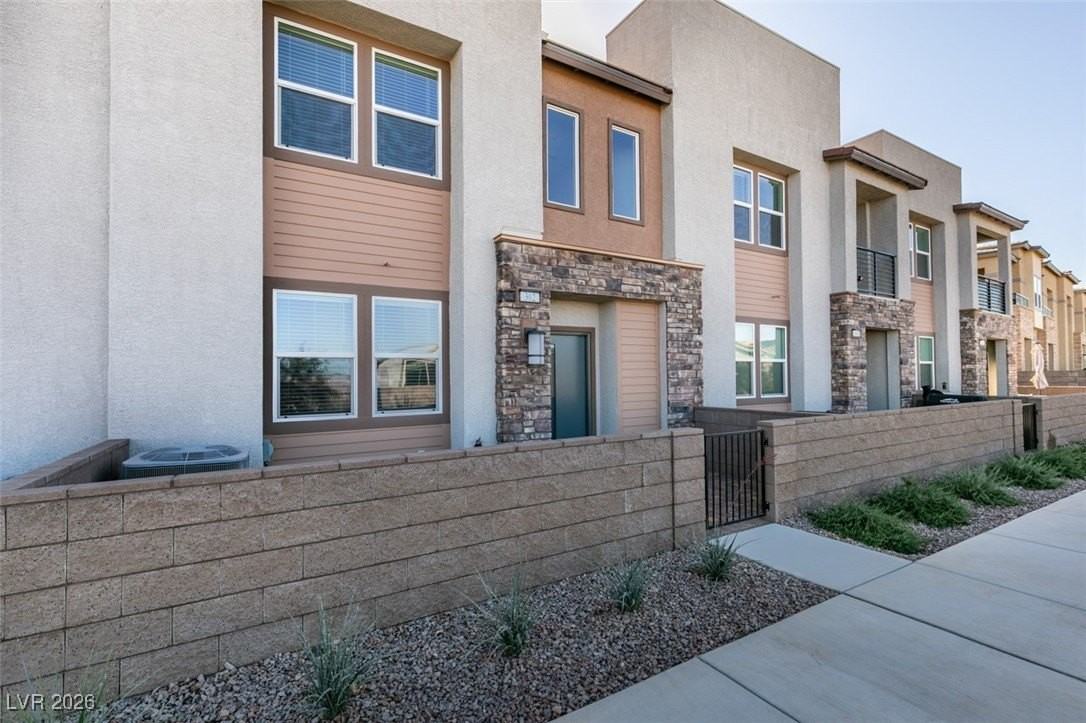 302 Walsh Peak Ave - Photo 7 of 50