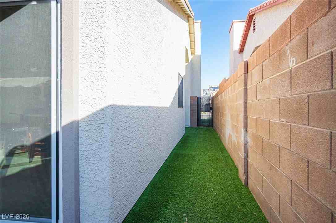 3801 Dauntless Dr - Photo 6 of 47