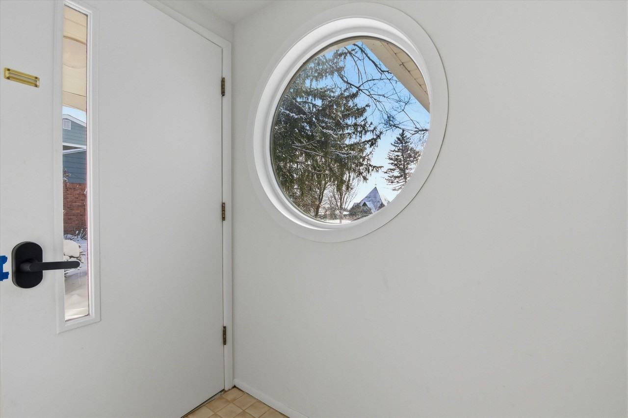 1510 Barnard Rd - Photo 4 of 50