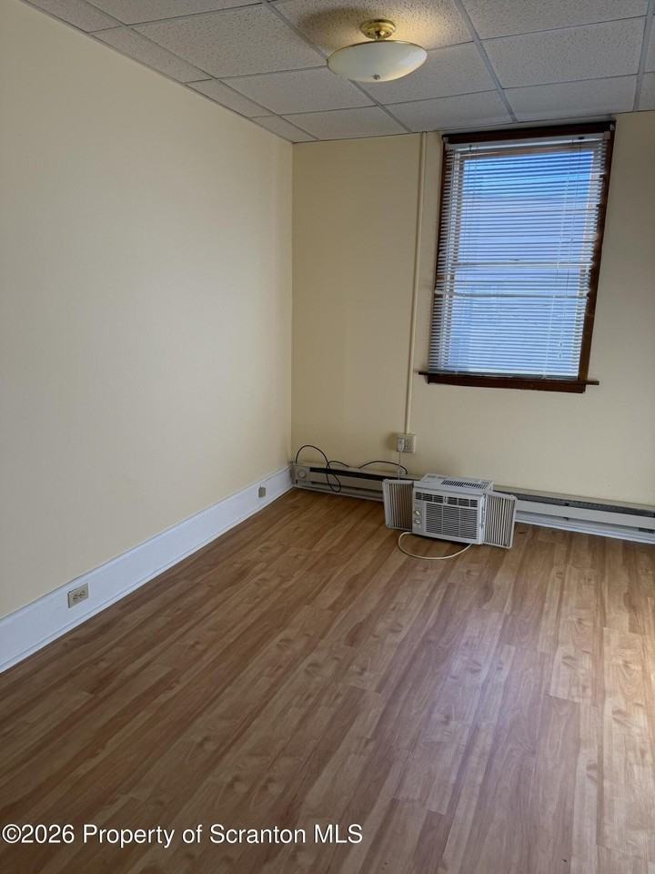 709 Main St 2nd Fl #2ndFLFRONT - Photo 4 of 12