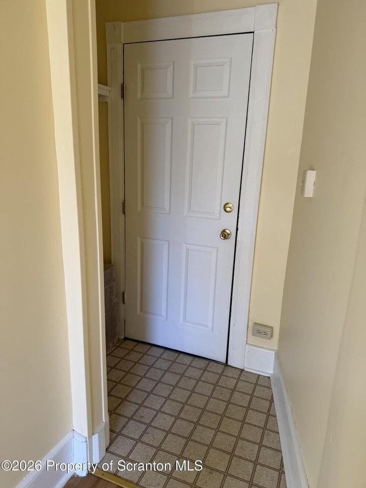 709 Main St 2nd Fl #2ndFLFRONT - Photo 6 of 12