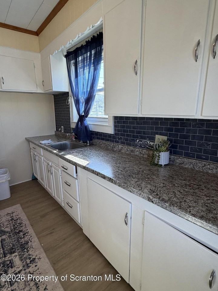 701 Main St Unit Rear #REAR - Photo 5 of 14