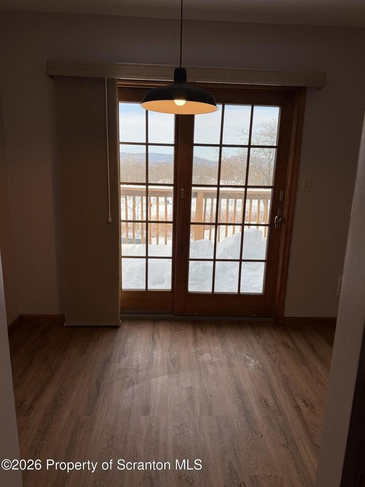 609 Main St Apt B #B - Photo 5 of 11