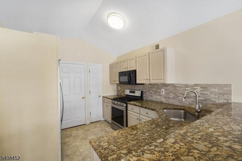 12 Woodmont Dr - Photo 3 of 28