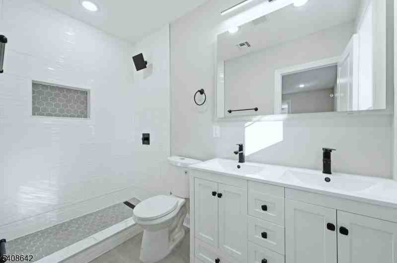 46 Eppirt St #2 - Photo 6 of 12