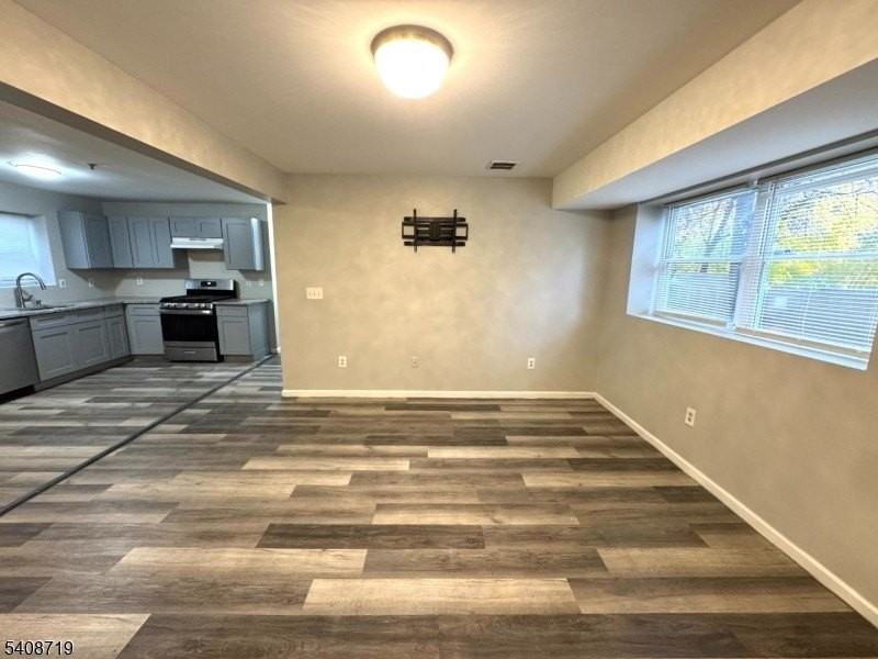 40-42 Hinsdale Pl - Photo 2 of 16