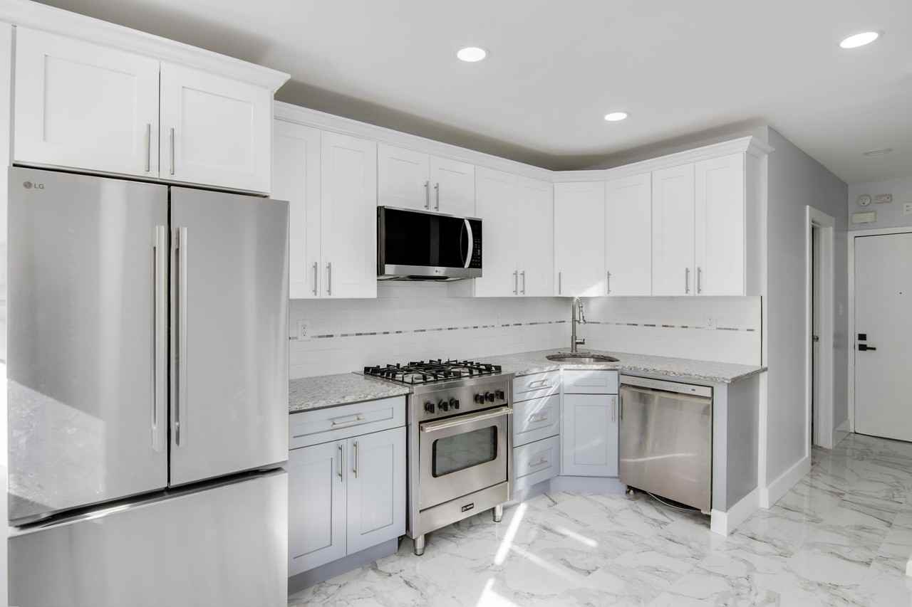 325 57th St #1 - Photo 2 of 7