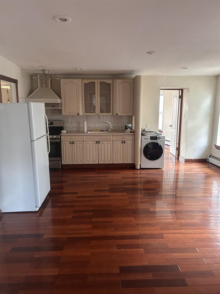 236 Grove St - Photo 3 of 7