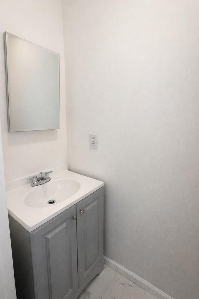 391 Delano Pl #1 - Photo 5 of 8