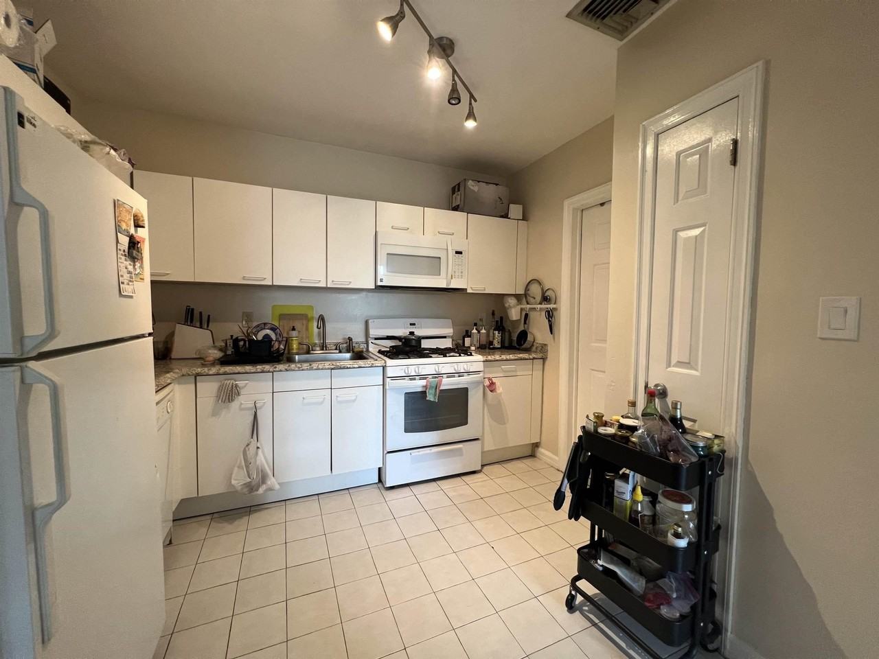 200 Christopher Columbus Dr #C4 - Photo 5 of 9