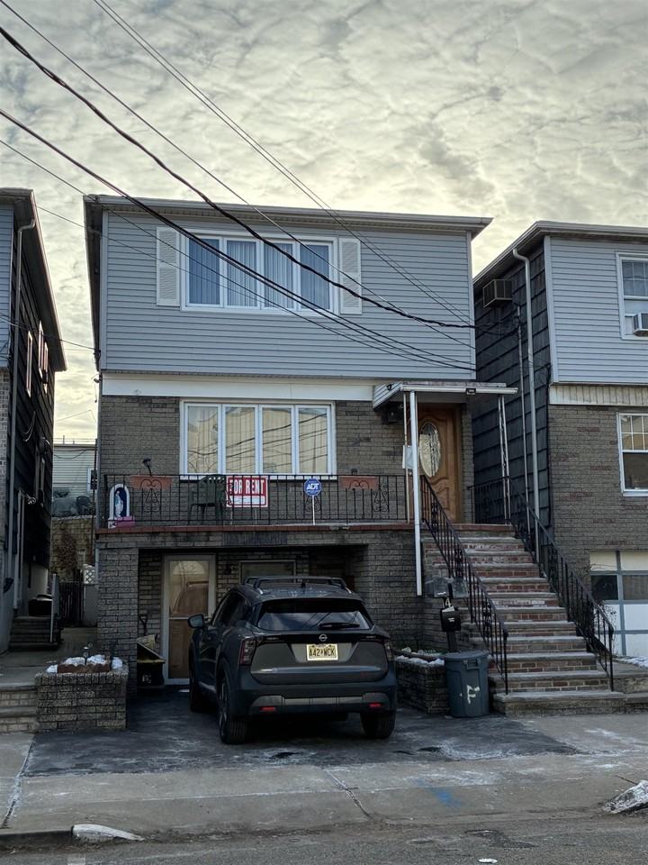 4 E 10th St - Photo 3 of 18