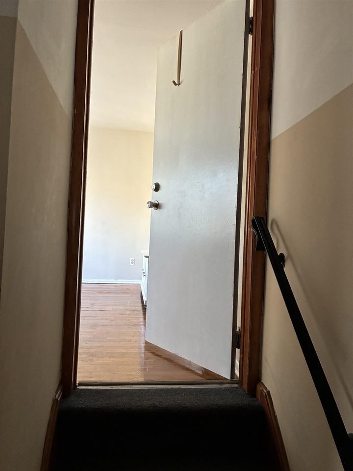 4 E 10th St - Photo 5 of 18