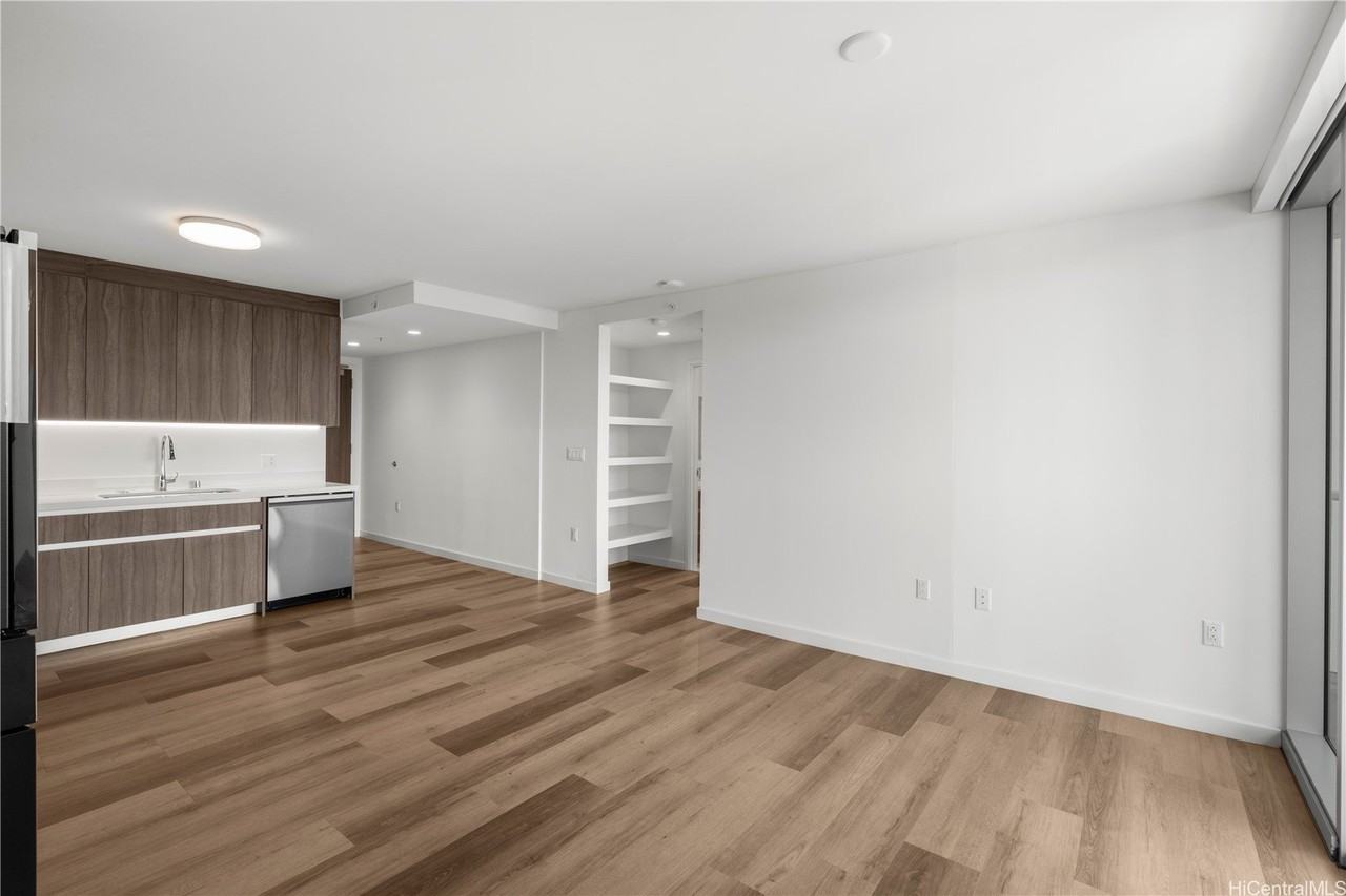 1515 Liona St Apt 4107 #4107 - Photo 5 of 25