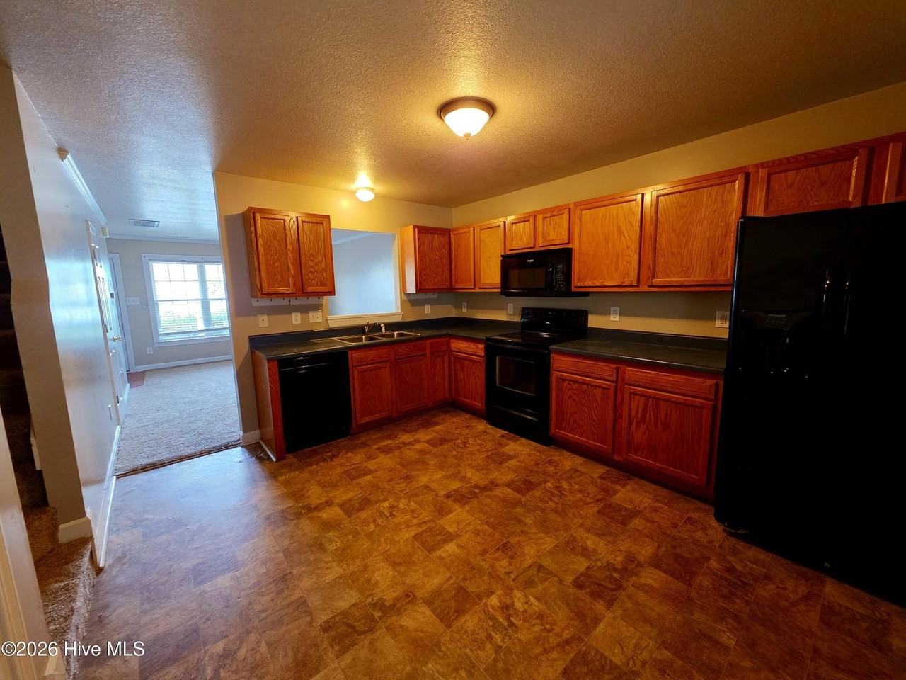 108 Streamwood Dr - Photo 7 of 13