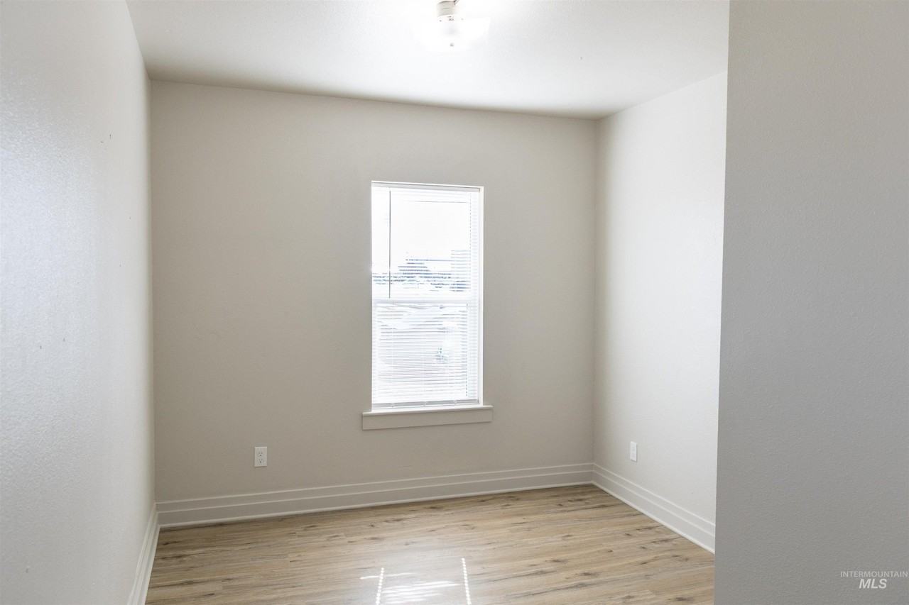 92 Nw 2nd Ave - Photo 6 of 24