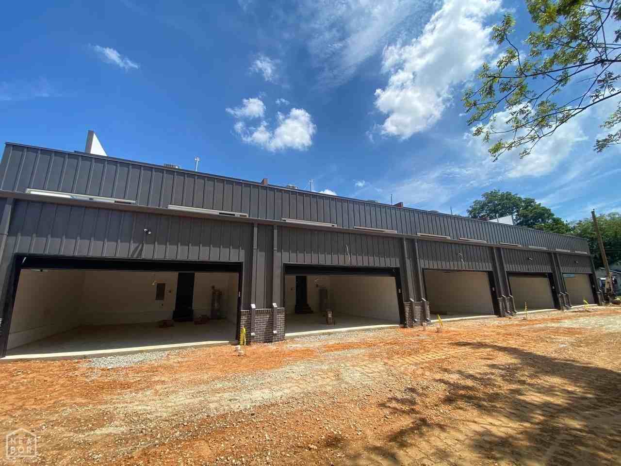 625 Gant St - Photo 5 of 13