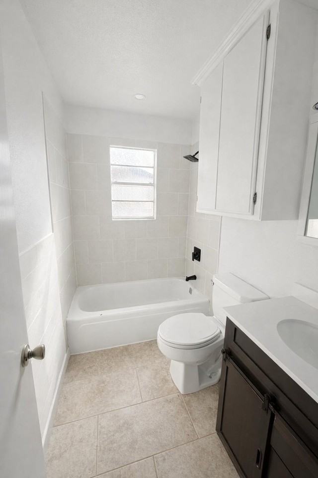 1415 Holliday St - Photo 5 of 12