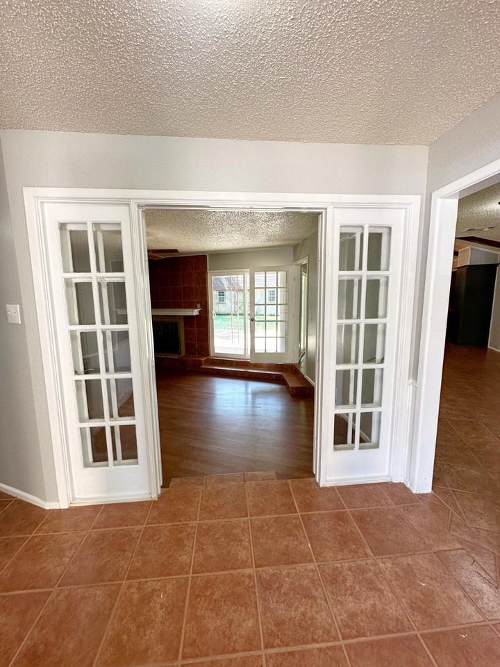 4403 56th St - Photo 3 of 37