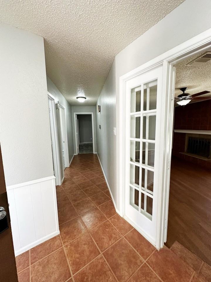 4403 56th St - Photo 4 of 37